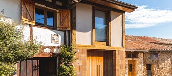 Holiday Home 'Casa Rural Villapajar' with Mountain Views, Private Garden & Wi-Fi