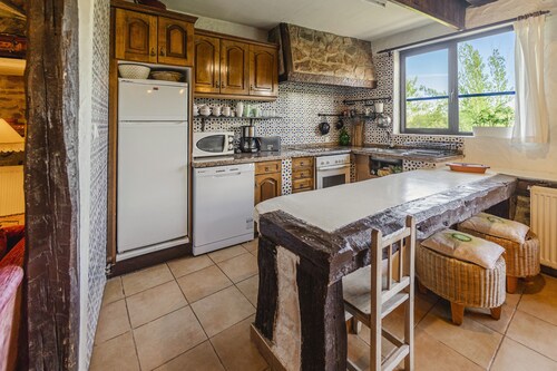 Holiday Home 'Casa Rural Villapajar' with Mountain Views, Private Garden & Wi-Fi