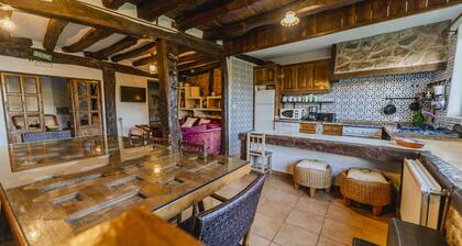 Holiday Home 'Casa Rural Villapajar' with Mountain View, Private Garden and Wi-Fi