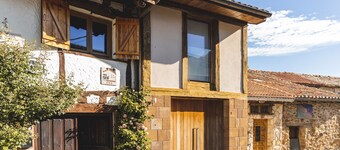 Holiday Home 'Casa Rural Villapajar' with Mountain Views, Private Garden & Wi-Fi