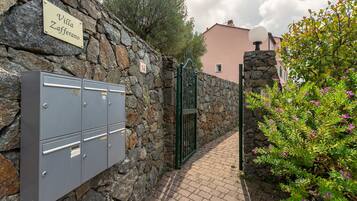 Enceinte de lâhĂ©bergement