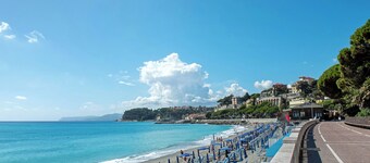 Villa 'Zafferano' with Sea View, Wi-Fi and Air Conditioning