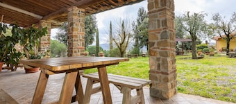 Appartement 'Andrea' avec piscine et jardin partagés