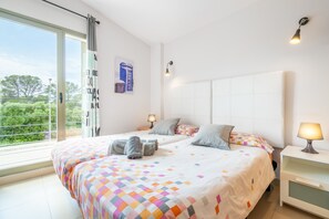 3 bedrooms, desk, iron/ironing board, free WiFi