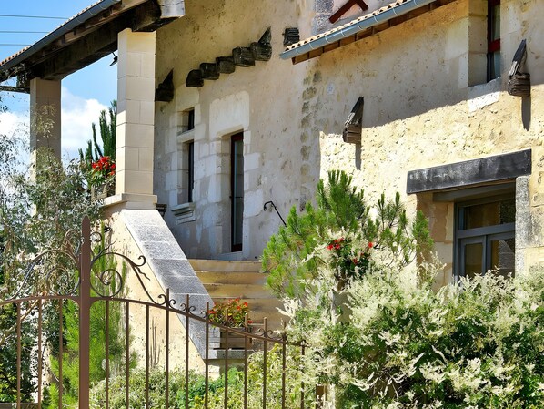 Property grounds - Les Abeilles – Holiday home with private pool in the heart of Périgord Vert (La Chapelle-Faucher)