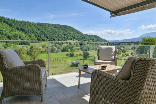 Maison de vacances 'La Maison Dauphinoise' avec vue sur les montagnes, Wi-Fi et climatisation