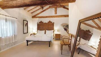 1 habitación, tabla de planchar con plancha, wifi gratis y ropa de cama