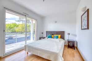 2 bedrooms, iron/ironing board, WiFi - Charming 4-6 pers house with pool, terrace, and beaches 1.2 km away in Soulac-sur-Mer (Soulac-sur-Mer)