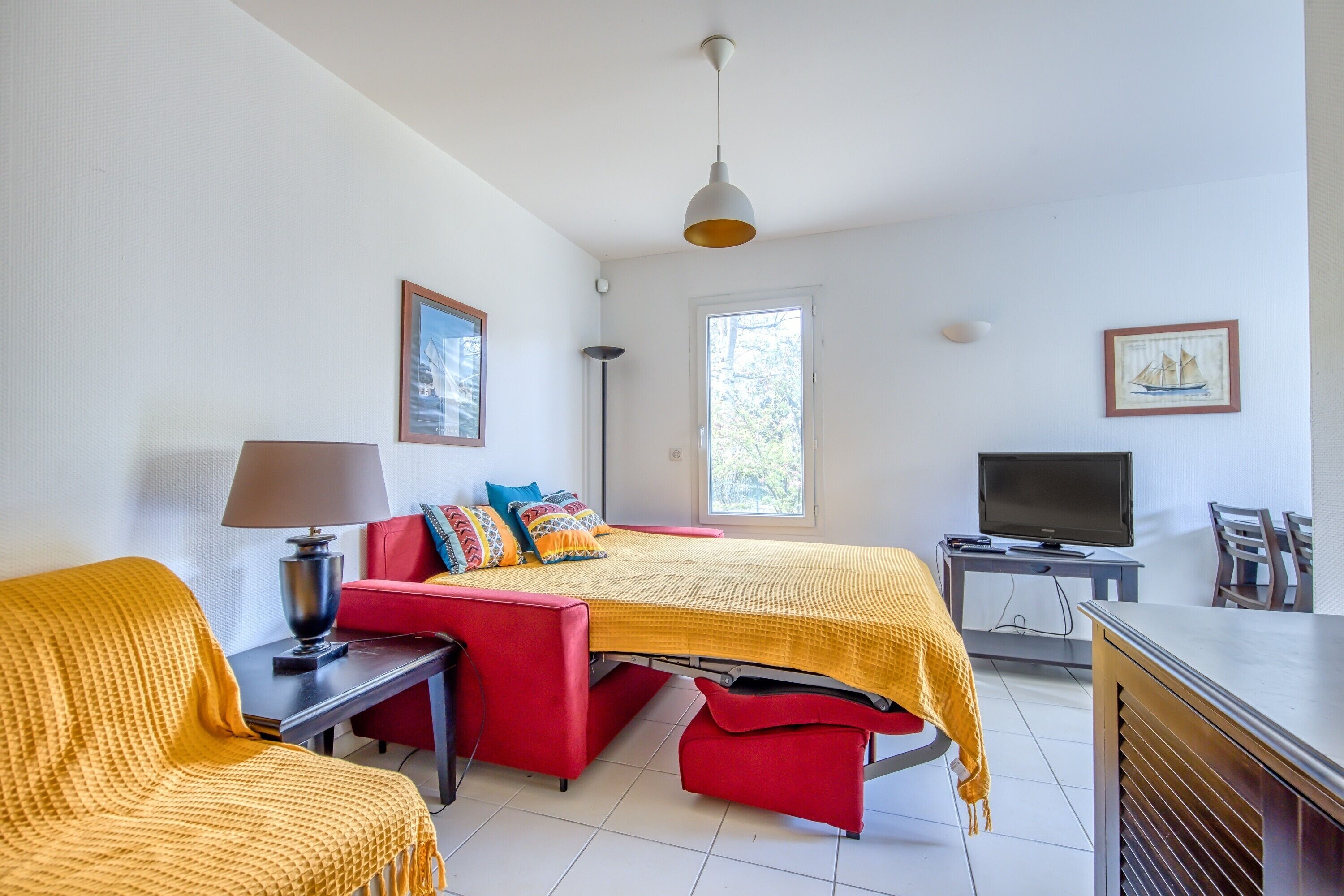 Fer et planche à repasser, accès pour personnes à mobilité réduite