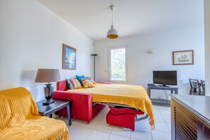 Iron/ironing board, wheelchair access