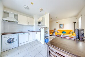 Interior - Accessible Apartment for Persons with Reduced Mobility with Garden and Shared Pool in Soulac-sur-Mer (Soulac-sur-Mer)