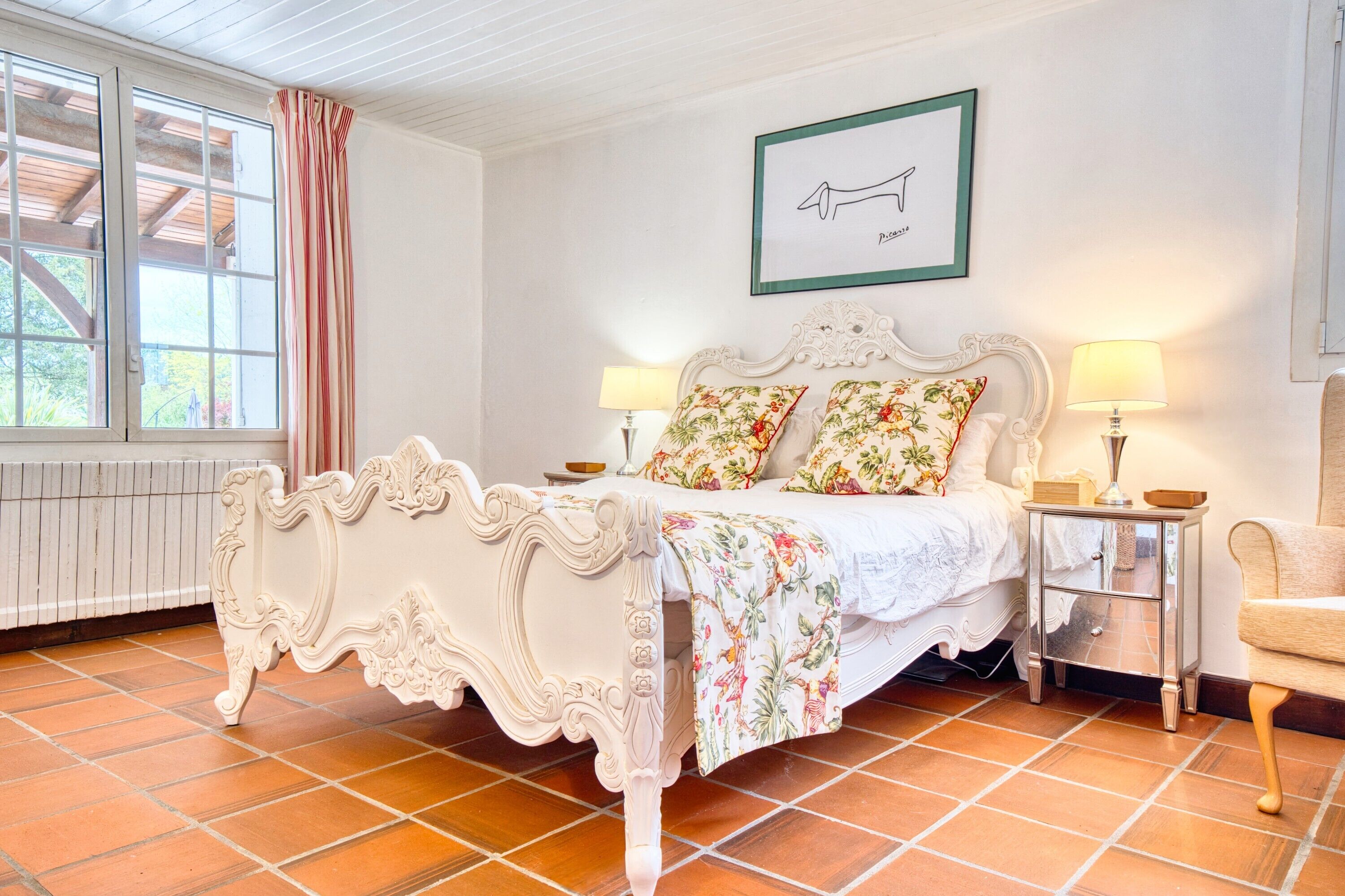 4 bedrooms, iron/ironing board, free WiFi