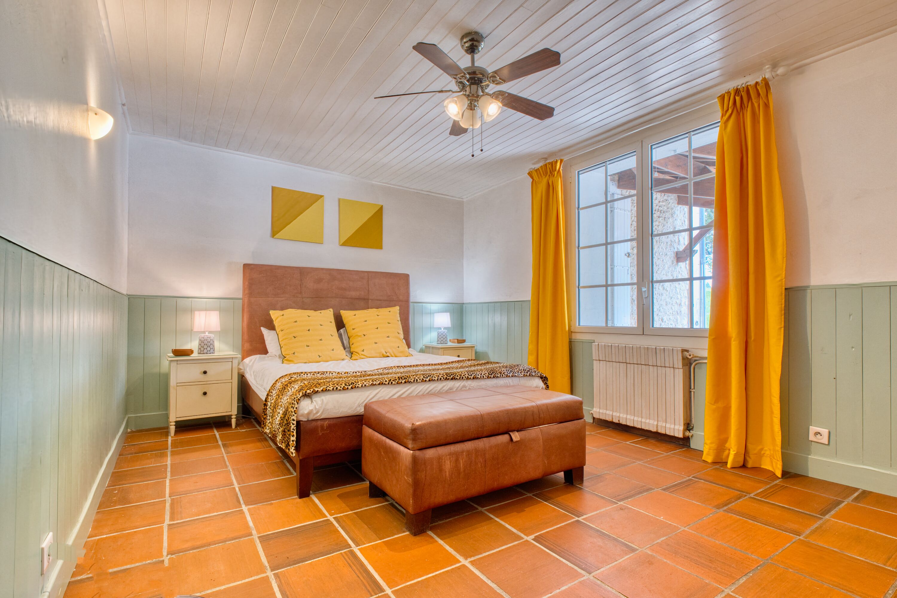 4 habitaciones, tabla de planchar con plancha y wifi gratis 