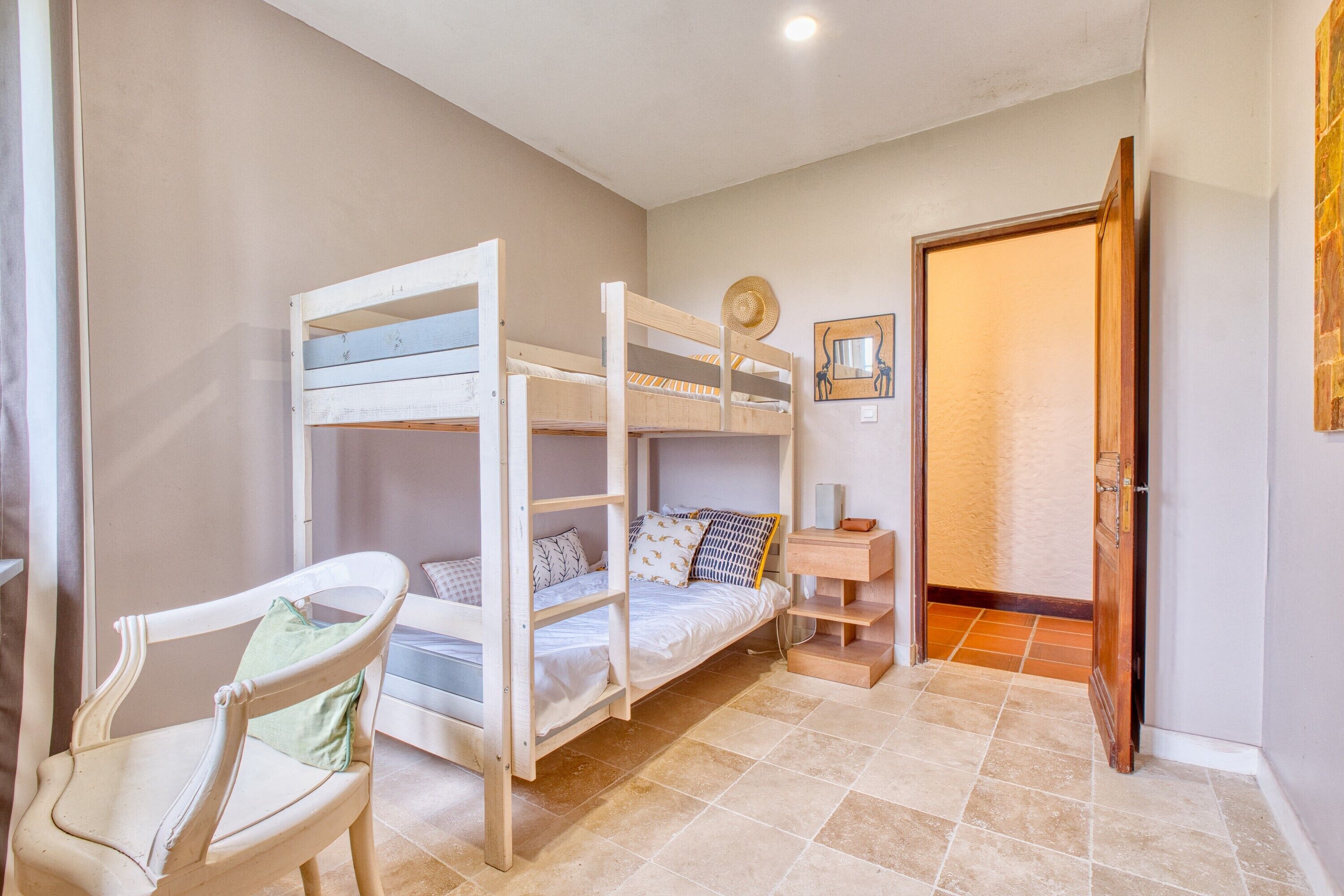 3 bedrooms, iron/ironing board, free WiFi