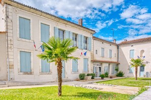 Exterior - Charming Stone House with Pool and Enclosed Garden :
A Haven of Comfort and Serenity (Allemans)