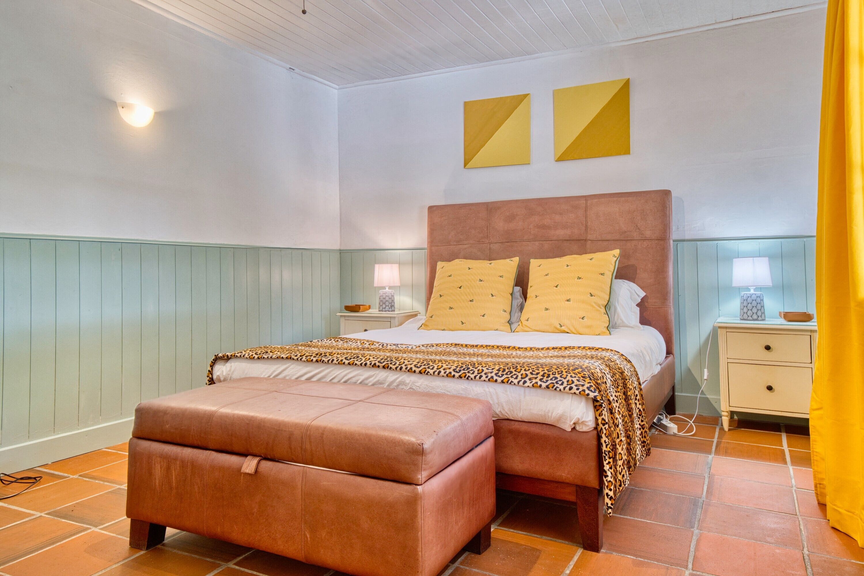 3 bedrooms, iron/ironing board, free WiFi