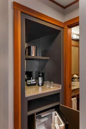 Interior - Premier Double Room with Forest Views (Stevenson)