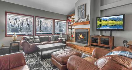 Peak Convenience- Spacious Resort Retreat on Holiday Valley