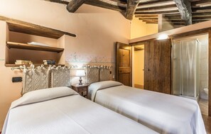 5 Schlafzimmer, Bügeleisen/Bügelbrett, Reisekinderbett, kostenloses WLAN