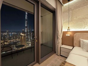 4 habitaciones, tabla de planchar con plancha, cuna de viaje y wifi 