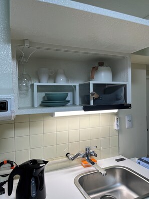 冰箱、微波炉、炉灶、厨具/餐具