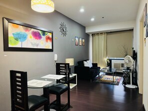 อพาร์ทเมนท์สำหรับครอบครัว, ระเบียง, วิวเมือง | บริเวณนั่งเล่น