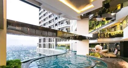 Gramercy 2 bedrooms w Balcony City View