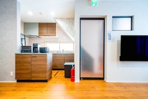 Fridge, microwave, stovetop, electric kettle - SHIRAKABA (Otaru)