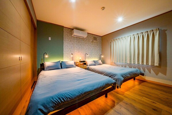 3 habitaciones, escritorio y espacio para trabajar con laptop 