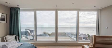 1 chambre, bureau, fer et planche à repasser, Wi-Fi