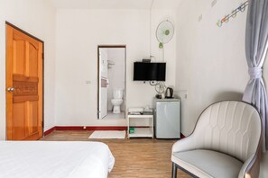 Standard Double Room | Free WiFi, bed sheets - Rich house (Hengchun)