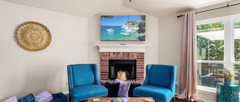 Smart-TV, Kamin, Tischfußball