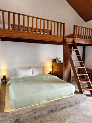 Family Room, 1 King Bed, Non Smoking | Free minibar, in-room safe, blackout curtains, free WiFi