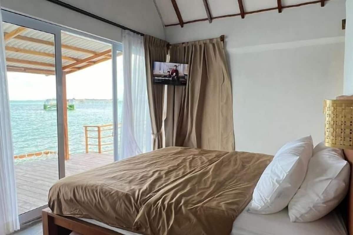 1 bedroom, free minibar, in-room safe, desk