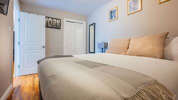 4 bedrooms, desk, iron/ironing board, free WiFi