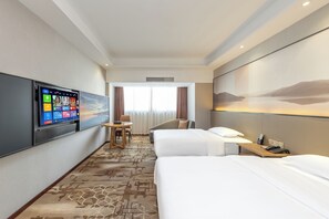 Superior Twin kamer, uitzicht op heuvels | Luxe beddengoed, pillowtop-bedden, een bureau, een laptopwerkplek