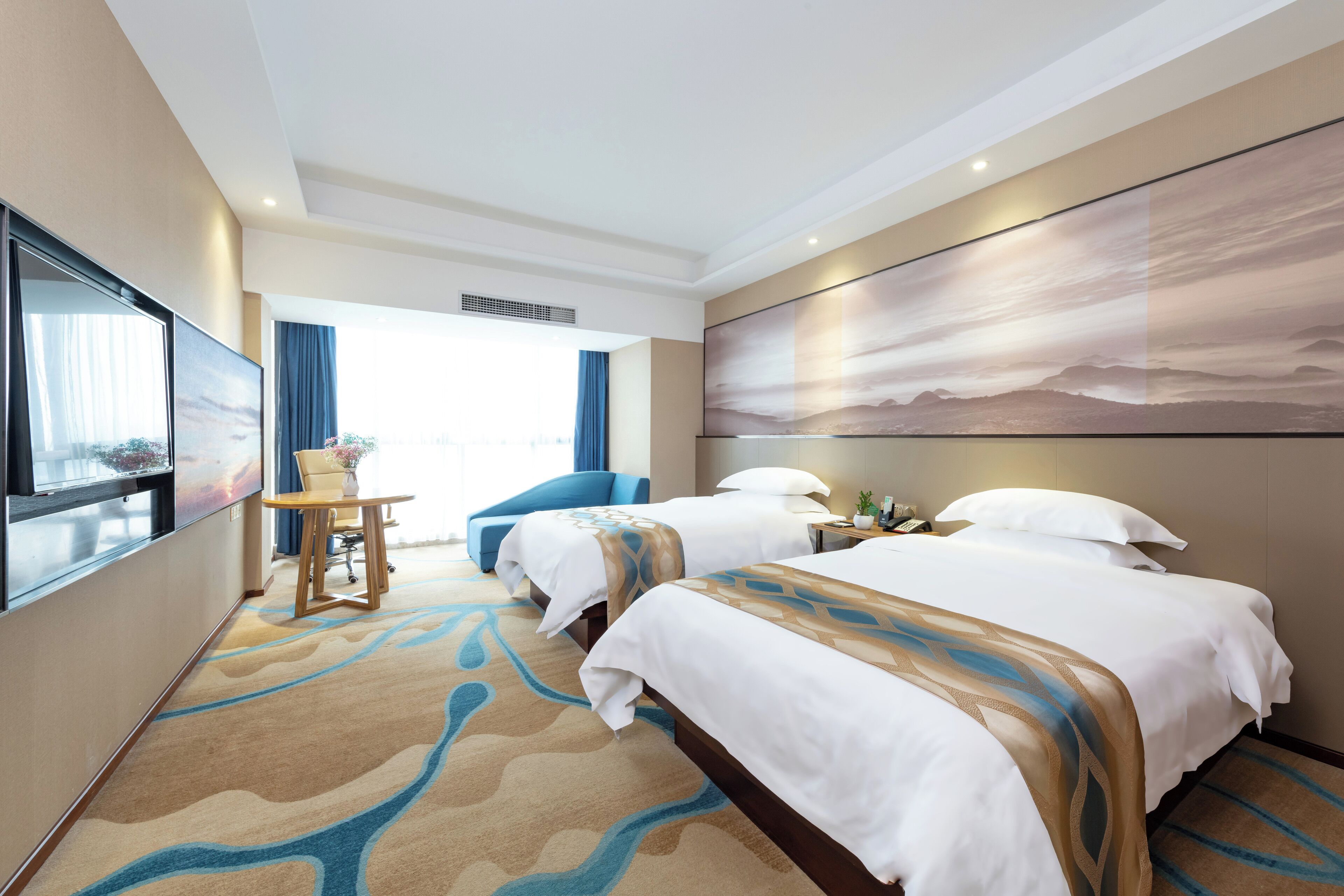 Tomannsrom – city | Sengetøy av topp kvalitet, senger med overmadrass og skrivebord