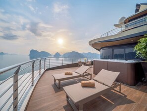 Minibar, caja de seguridad en la habitación y cortinas blackout