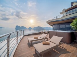 Calista Majesty | Minibar, in-room safe, blackout drapes, soundproofing