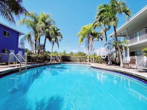 2-Bed, 2-Bath Retreat | Near Beaches & Attractions