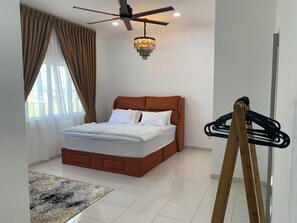 4 soverom, strykejern/-brett, wi-fi (inkludert) og sengetøy