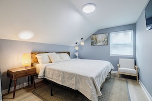 2 bedrooms, iron/ironing board, WiFi, bed sheets - House_A Atlanta Zoo Private Parking Fully Fenced House 2 Bedroom 2Bathroom (Atlanta)