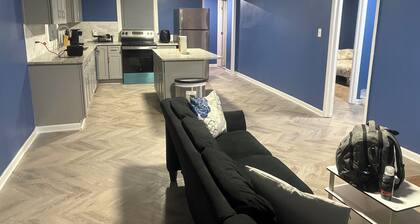 Renovated Far-West Midtown Apt