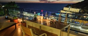 Outdoor dining - Sunny Seaview Modern apt - pool and beach access (Taurito)