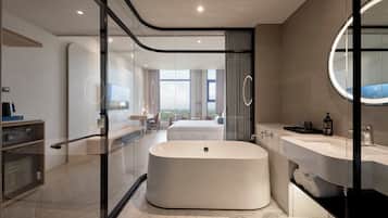 Business Double Room, 1 Queen Bed, Bathtub | Bathroom