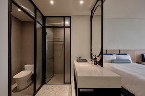 Deluxe Twin Room, 2 Double Beds | Bathroom