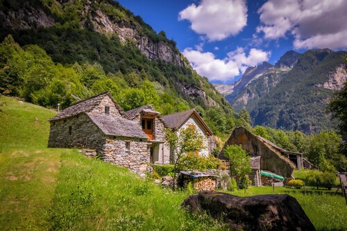 Castel In Aria 1 - Val Verzasca, Vogorno, Switzerland
