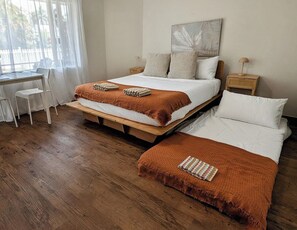 1 bedroom, desk, iron/ironing board, free WiFi