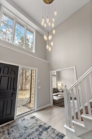 المنشأة من الداخل