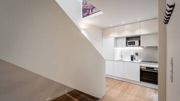 Réfrigérateur, micro-ondes, four, lave-vaisselle